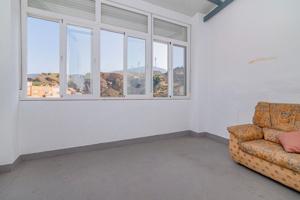 Ponemos a la venta una oportunidad de inversión en izbor. photo 0
