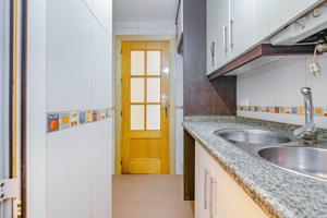 ¡OPORTUNIDAD EN LAS GABIAS! PISO MUY CÉNTRICO, SOLEADO Y CON PLAZA DE GARAJE INCLUIDO photo 0