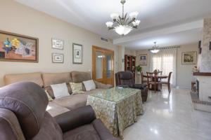 Encantadora casa pareada en El Chaparral (Albolote), reformada y lista para entrar a vivir photo 0