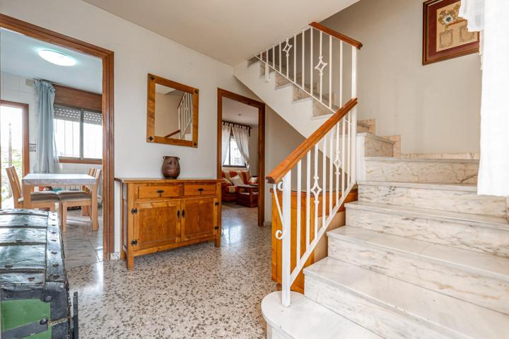 EL FARGUE GRANADA: 2000 METROS DE PARCELA SEGREGABLE CON CHALET DE 178M EN TRES PLANTAS MAS NAVE DE 90 METROS photo 0