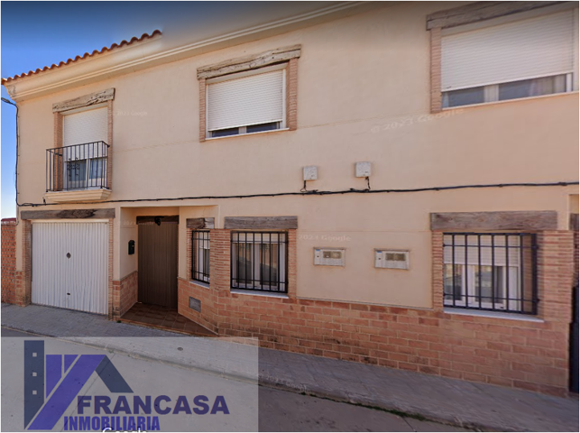 Casa En venta en Zona Noreste Relativamente Cerca Del Polideportivo, Villafranca De Los Caballeros photo 0