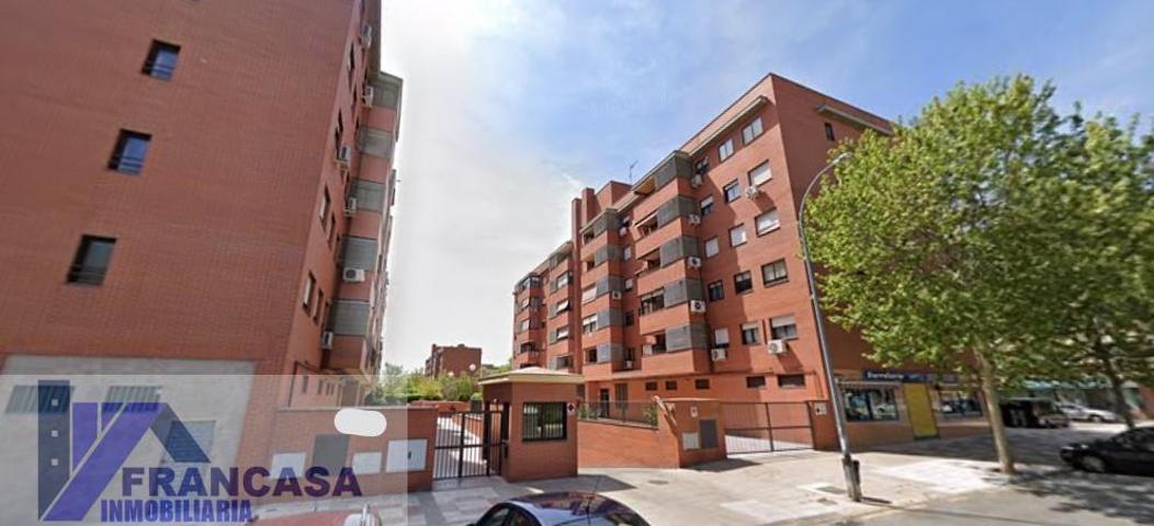 Piso En venta en Cerca Del Colegio Público Pedro Brimonis, Humanes De Madrid photo 0