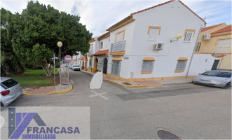 Casa En venta en Cerca De La Oficina Decanato Juzgados, Morón De La Frontera photo 0