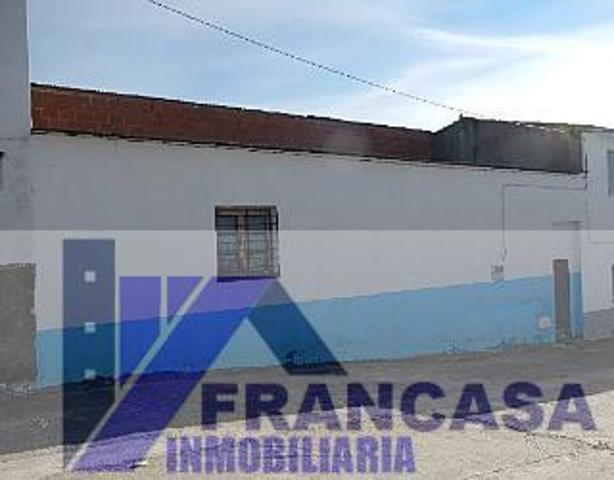 Nave Industrial En venta en Cerca De La Piscina Municipal, Santiago Del Campo photo 0