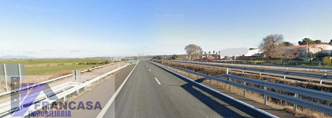 Nave Industrial En venta en Cerca De La Piscina Pública Municipal, Calzada De Oropesa photo 0