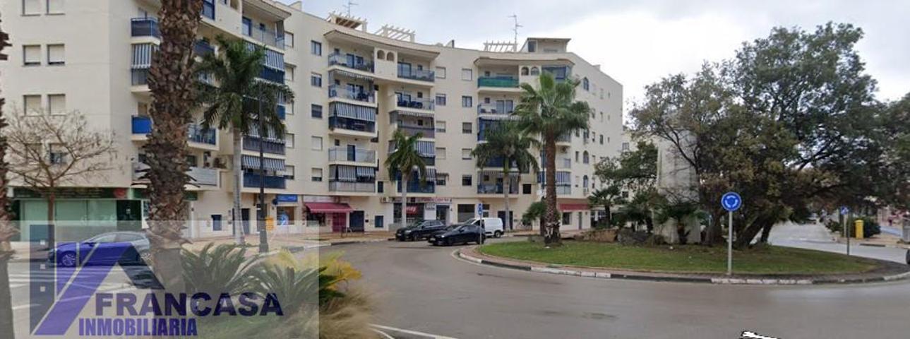 Local En venta en Cerca Del Pabellón Municipal Pineda, Estepona photo 0