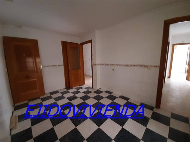 Piso en venta en Barrio Sur photo 0