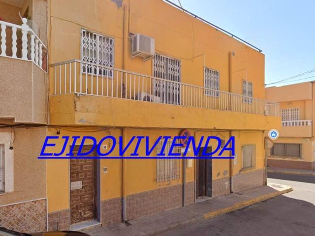 CASA SOBRE LOCAL OCUPADA photo 0