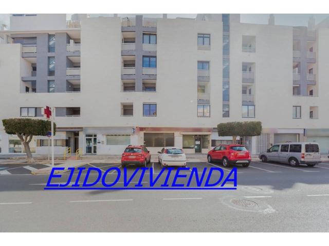 Local en venta en Centro photo 0