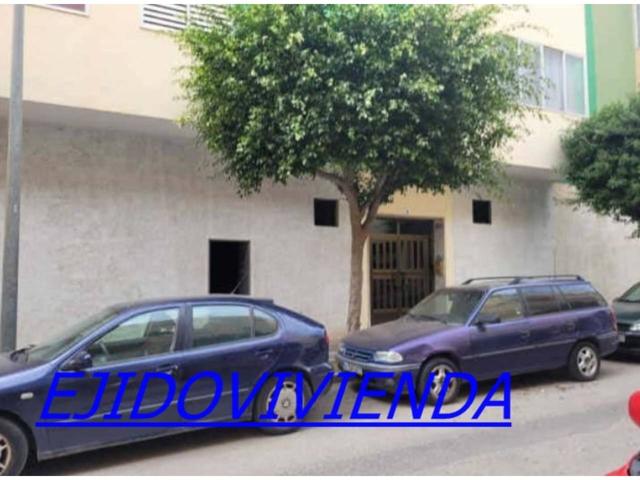 Local en venta en Barrio Plaza de la Luz photo 0