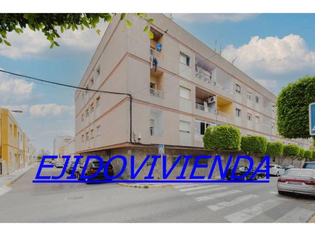 Piso en venta en Barrio Plaza de la Luz photo 0