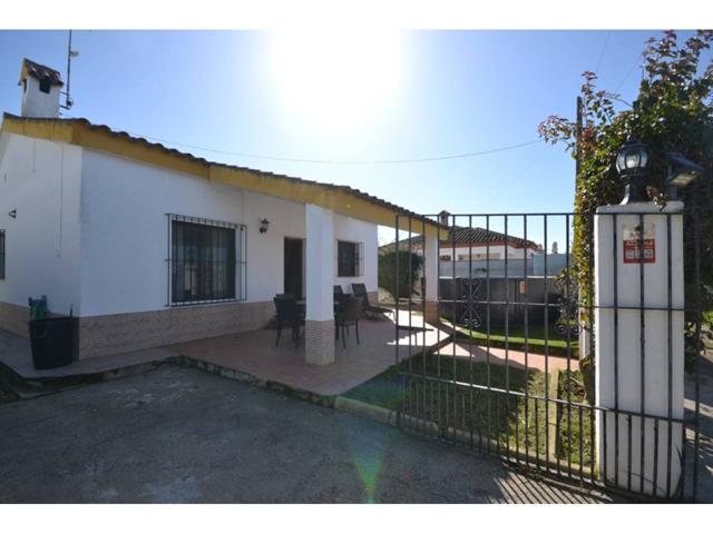 Chalet en buen estado en parcela vallada de 275m2 photo 0