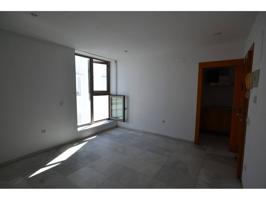 Piso luminoso con trastero en zona tranquila photo 0