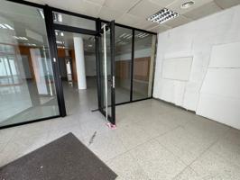 LOCAL COMERCIAL CON GRAN VISIBILIDAD photo 0