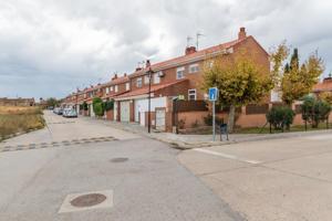 Casa - Chalet en venta en Valdeavero de 216 m2 photo 0