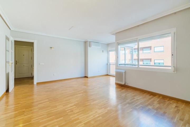 Piso en venta en Madrid de 121 m2 photo 0