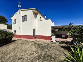 CASA CON TERRENO Y GARAJE photo 0