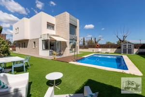 Chalet en zona exclusiva en Torre En Conill photo 0