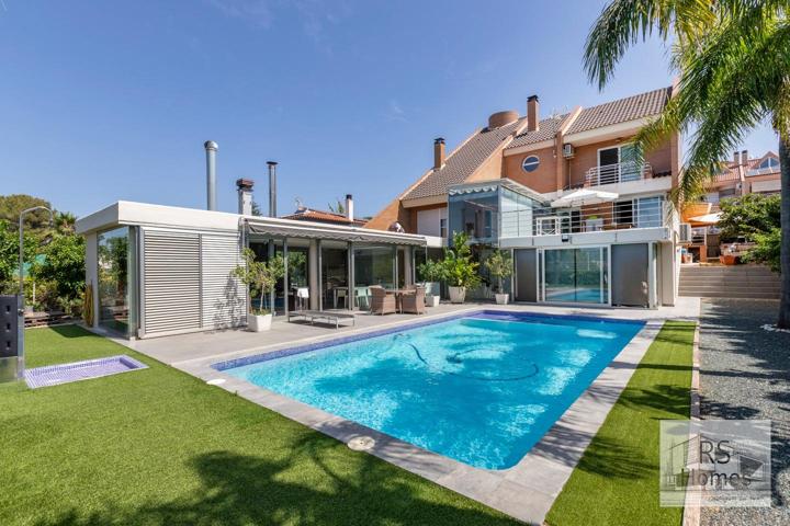 Espectacular Chalet en Urbanización Santa Mónica, Riba - Roja de Turia photo 0