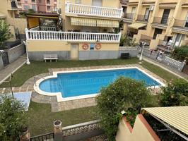 Magnifica casa adosada con zona comunitaria con piscina photo 0