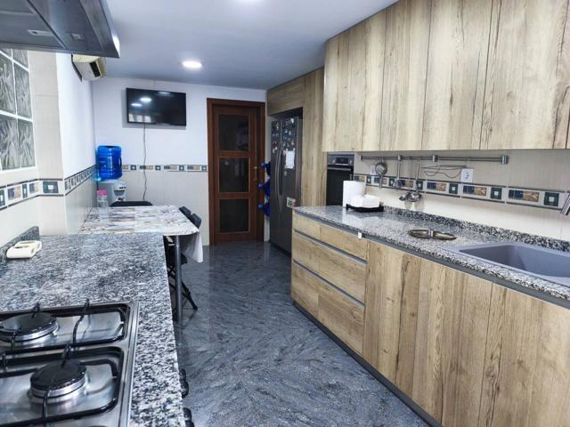 Piso en venta en Tavernes Blanques photo 0