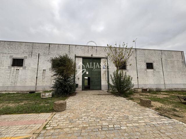 Terreno en venta en Villanueva del Ariscal photo 0