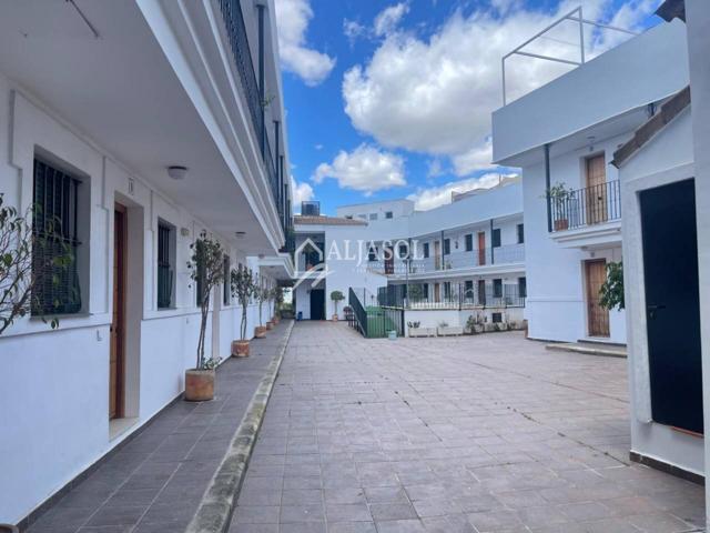 Apartamento en venta en Sanlúcar la Mayor photo 0