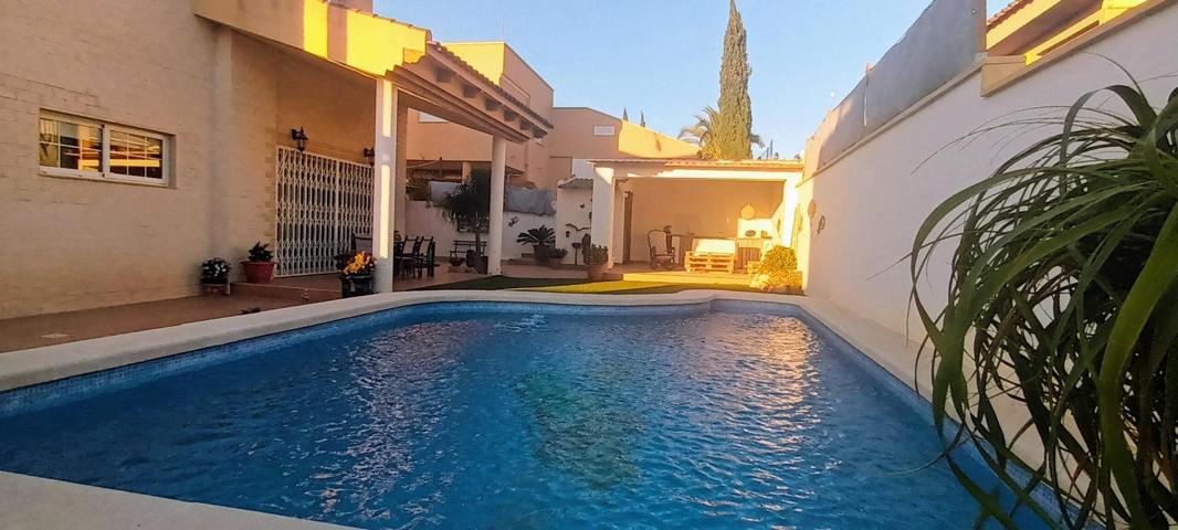 Chalet independiente con piscina, en la privilegiada zona de La Alcayna !! photo 0