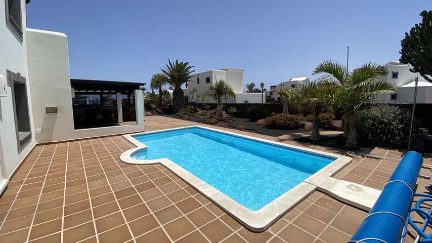 Villa Independiente con espectaculares vistas a Fuerteventura, al Océano Atlántico y al faro, con piscina privada climatizada y jardín. photo 0