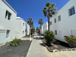 Apartamento con terraza en residencial comunitario. Ideal para inversores, con una rentabilidad garantizada anual del 5,3%. Se vende con inquilinos y contrato de alquiler vigente. photo 0