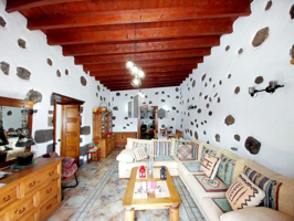 CASA DE 1 DORMITORIO CON TERRENO PARA CONSTRUIR EN TAJASTE, TINAJO photo 0