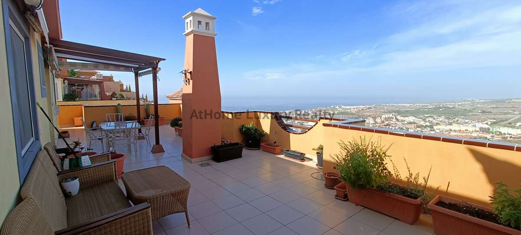 Oportunidad en Resd.Casablanca 1, 2 hab, dos baños, amplía terraza con espectaculares vistas al mar photo 0