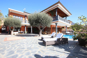 Villa privada en la mejor zona de Adeje (el Galeón), vistas frontales al Mar y la Gomera. Precio Negociable photo 0