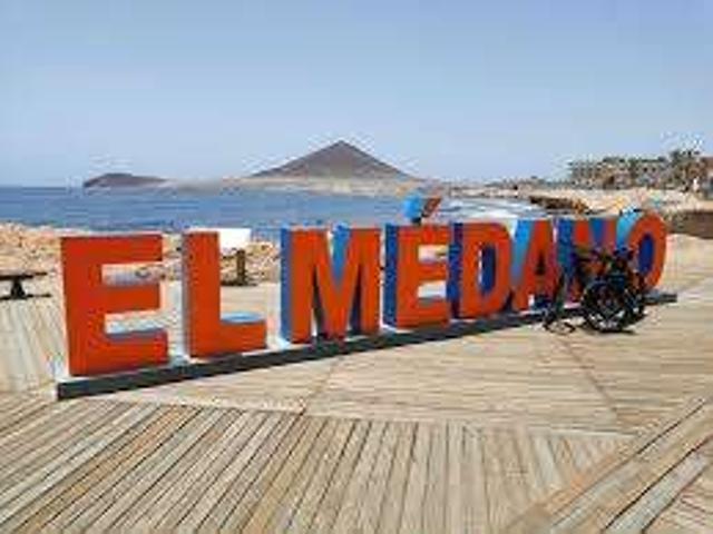 Apartamento reformado de 1 habitación, 2 terrazas una exterior y otra interior en El Médano, junto a la plaza y la playa photo 0