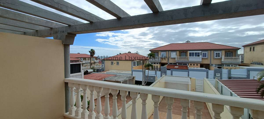 Adosado en Medano beach, buena orientación protegida del viento para disfrutar de la gran terraza photo 0