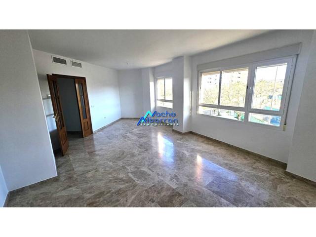 Piso en venta en Ronda Norte con plaza de garaje doble opcional photo 0