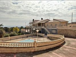 CHALET EN PARTIDA SAN ANTONIO DE LA FLORIDA. Precio 386.000 photo 0