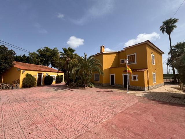 CHALET EN PERLETA CON PISCINA, PISTA DE TENIS, BARBACOA Y JACUZZI. photo 0