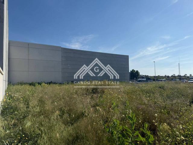 Terreno industrial en venta en Dos Hermanas photo 0