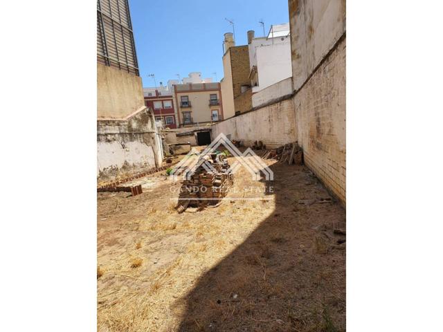 Venta de terreno en Dos Hermanas photo 0
