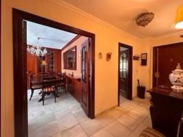 Estupendo piso de 4 dormitorios en el centro photo 0