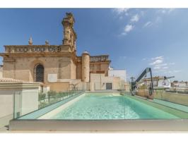 Ático dúplex a estrenar con terraza privada y vistas monumentales photo 0
