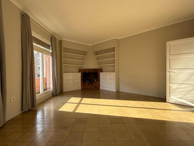 Piso a refromar de dos habitaciones con posibilidad de tres habtaciones alto luminoso photo 0