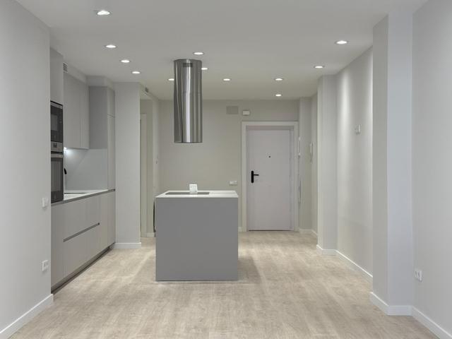 Precioso piso reformado de 4 habita 2 baños galeria photo 0