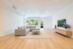 Piso reformado con dos plazas de parking grandes y gran zona comunitaria photo 0