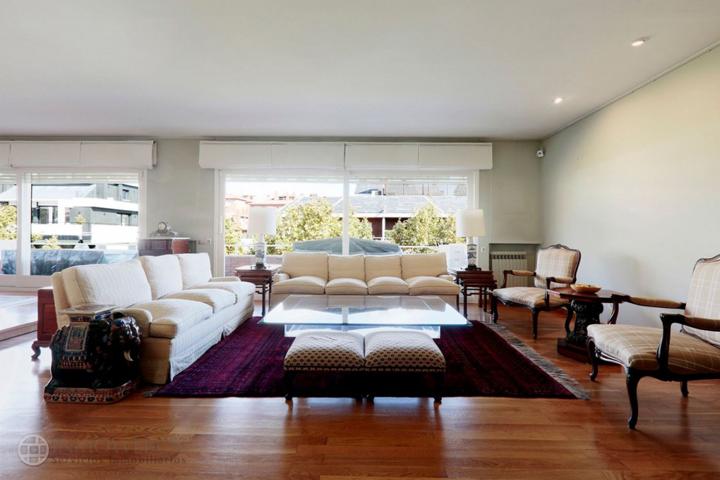 Luminoso alto con 3 pk en zona turo park residencial tranquilidad photo 0