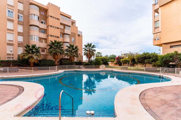 Piso en Aguadulce centro. Terraza, piscina, plaza de garaje. photo 0