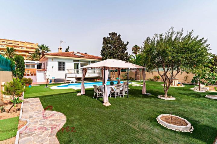Chalet en planta baja en urbanización Roquetas de Mar photo 0