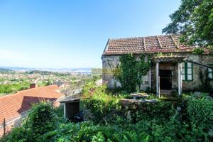 CASA REGISTRADA PARA REFORMAR CON TERRENO Y VISTAS AL MAR EN CANGAS photo 0