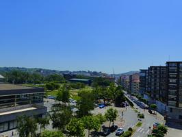 PISO JUNTO AL POLIDEPORTIVO, ZONA LASESARRE, REFORMADO, EXTERIOR. VISTAS MARAVILLOSAS, SOLEADO, BALCÓN Y ASCENSOR. photo 0